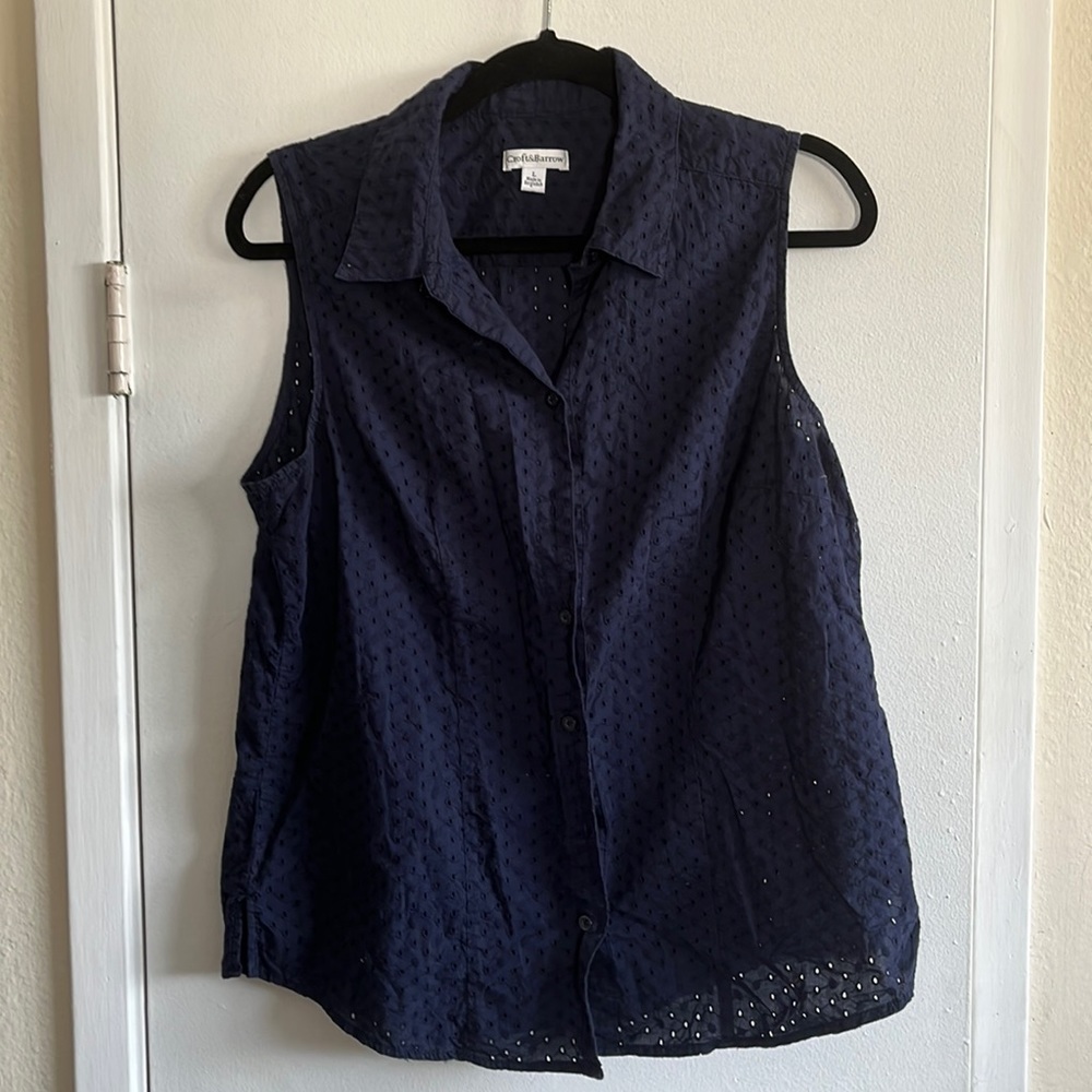 Sleeveless navy blue eyelet blouse. Size Large